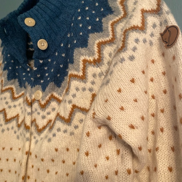 Fjall Raven women’s medium 100% wool cardigan - cream and blue - Picture 4 of 9